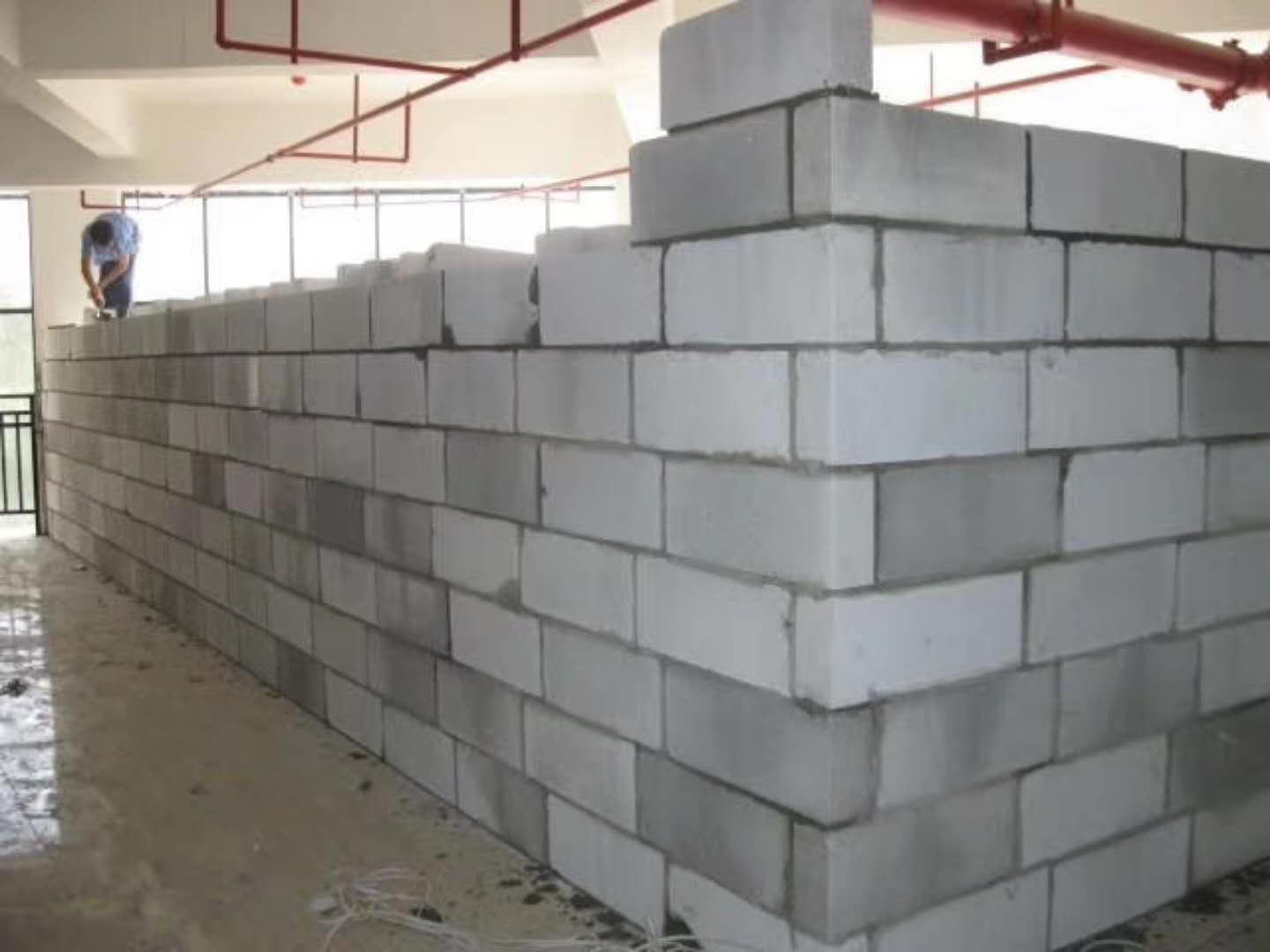 广州蒸压加气混凝土砌块承重墙静力和抗震性能的研究